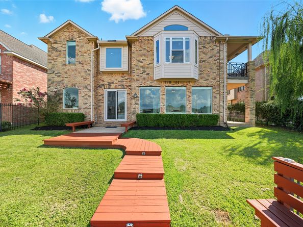 5934 Stratford Gardens Drive, Sugar Land TX 77479