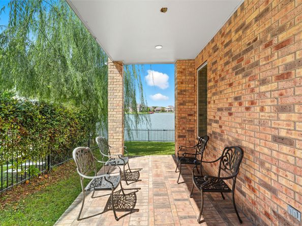 5934 Stratford Gardens Drive, Sugar Land TX 77479