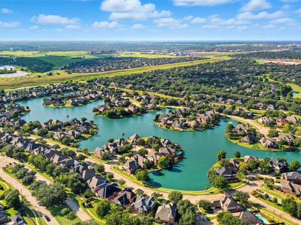 5934 Stratford Gardens Drive, Sugar Land TX 77479