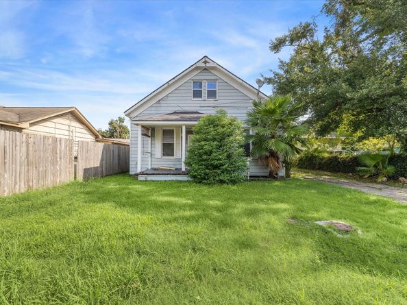 5011 Walker Street, Houston TX 77023