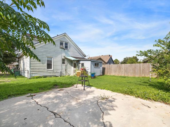 5011 Walker Street, Houston TX 77023