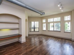 1901 Post Oak Boulevard 2111, Houston TX 77056