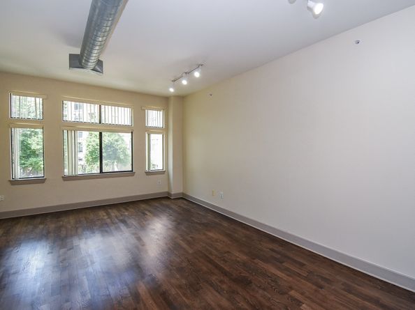 1901 Post Oak Boulevard 2111, Houston TX 77056