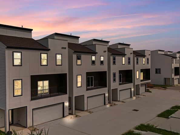 4702 Thornton Views  Rd, Houston TX 77018