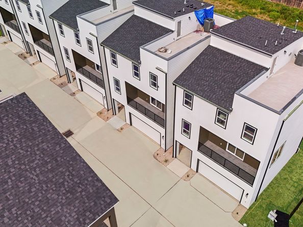4702 Thornton Views  Rd, Houston TX 77018
