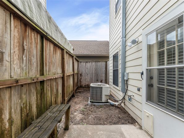 8666 Meadowcroft Drive, Houston TX 77063