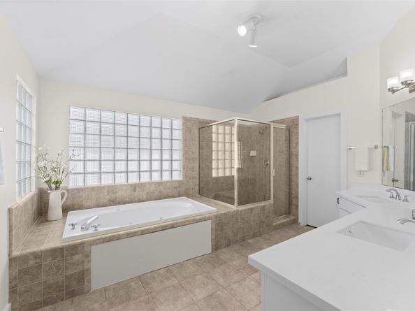8666 Meadowcroft Drive, Houston TX 77063