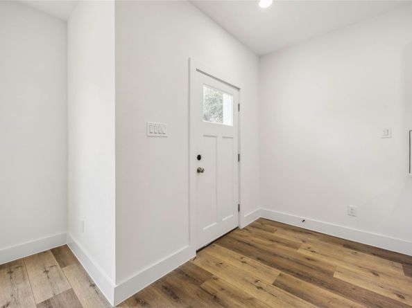 5037 Southwind Street AB, Houston TX 77033