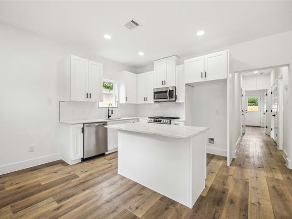 5037 Southwind Street AB, Houston TX 77033