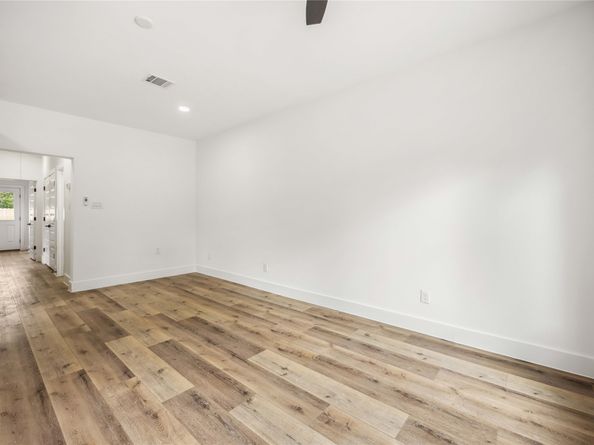 5037 Southwind Street AB, Houston TX 77033