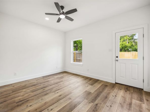 5037 Southwind Street AB, Houston TX 77033