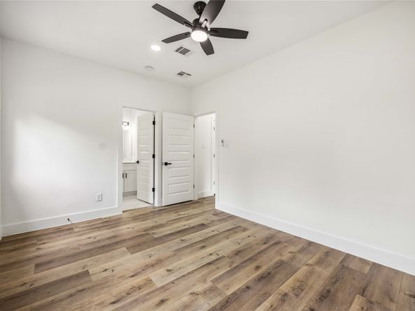 5037 Southwind Street AB, Houston TX 77033
