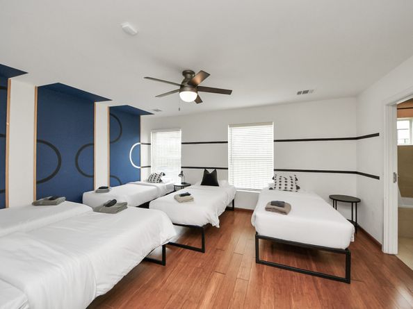 2011 Eagle Street, Houston TX 77004
