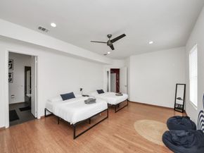 2011 Eagle Street, Houston TX 77004