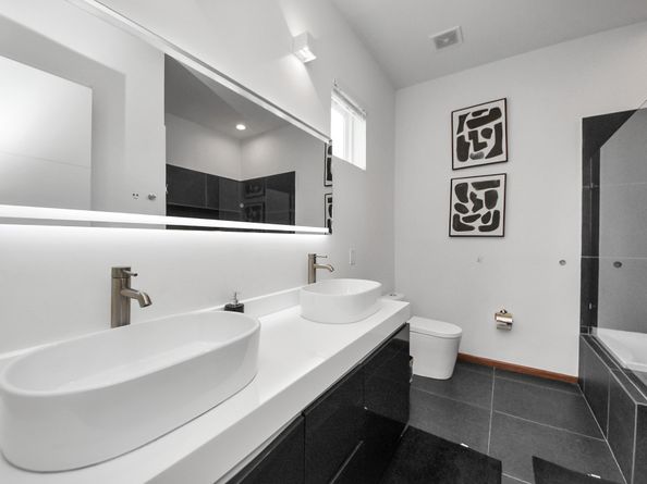 2011 Eagle Street, Houston TX 77004