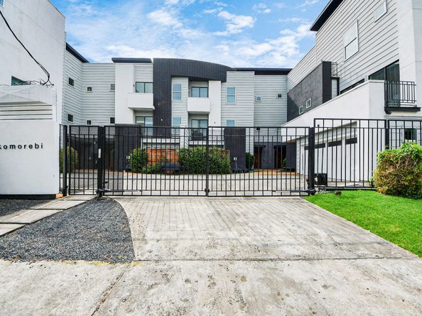 2011 Eagle Street, Houston TX 77004