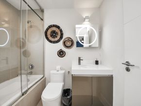 2011 Eagle Street, Houston TX 77004