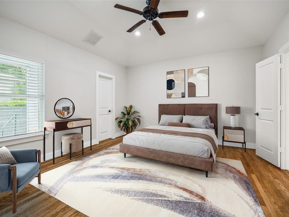 2219 Mckee Street, Houston TX 77009
