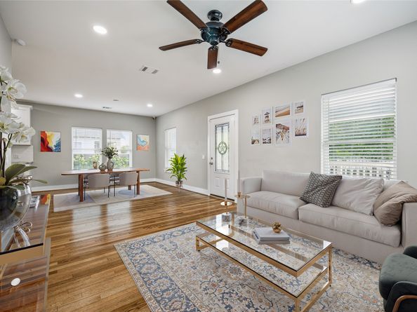 2219 Mckee Street, Houston TX 77009