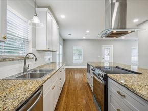 2219 Mckee Street, Houston TX 77009