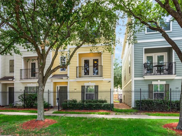1207 Nagle Street, Houston TX 77003
