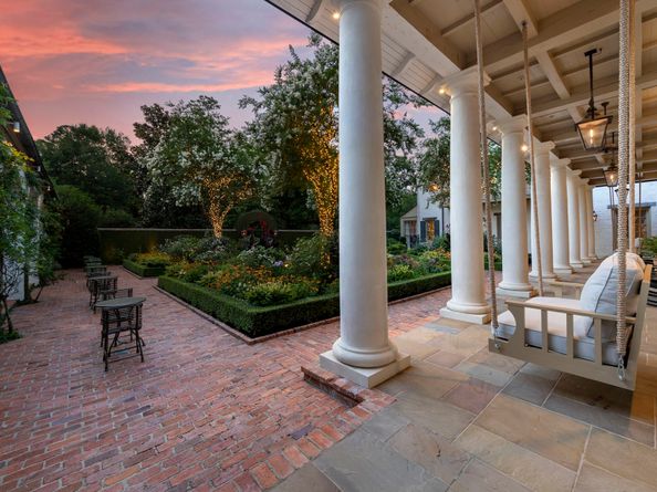 2 Grand Colonial Drive, The Woodlands TX 77382