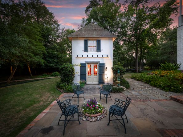 2 Grand Colonial Drive, The Woodlands TX 77382