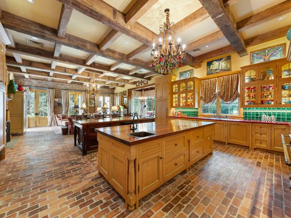 2 Grand Colonial Drive, The Woodlands TX 77382