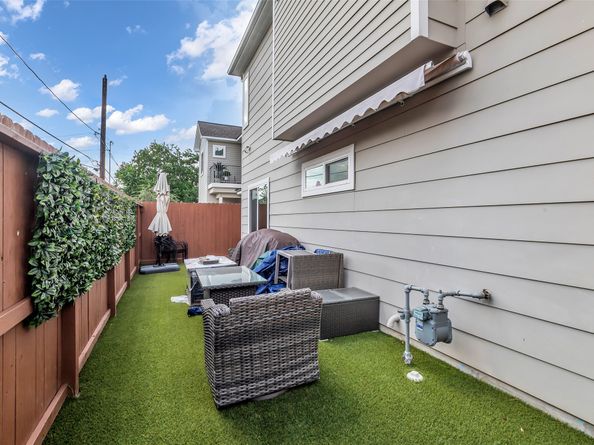 5021 Nichols Street, Houston TX 77020