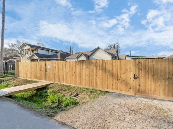 7019 Bonham Street, Houston TX 77020