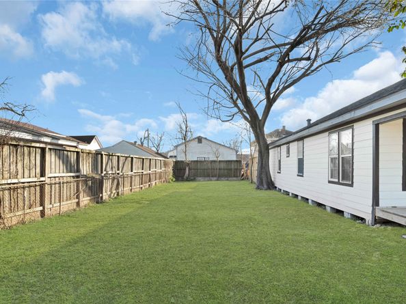 7814 Avenue F, Houston TX 77012