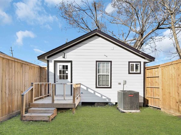 7814 Avenue F, Houston TX 77012