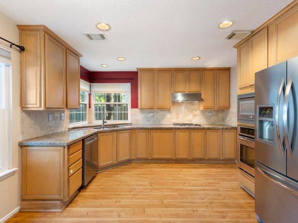 35 Dovewing Place, The Woodlands TX 77382