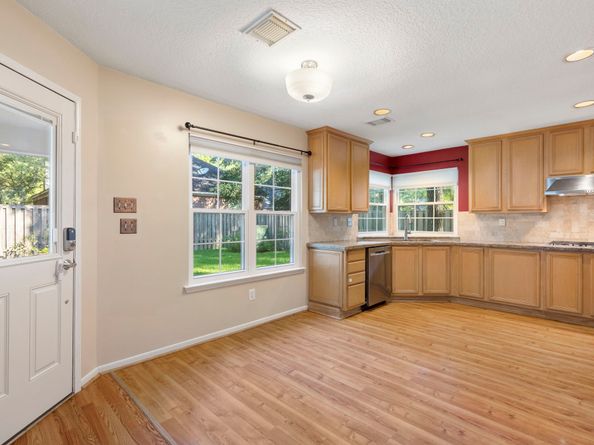 35 Dovewing Place, The Woodlands TX 77382