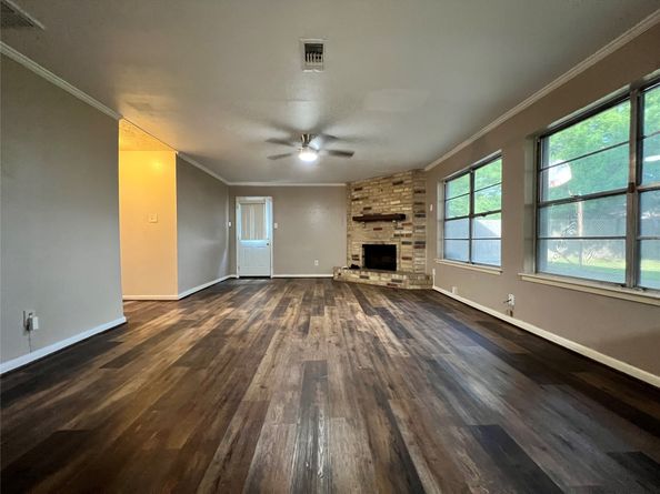 2075 Delphi Lane, Houston TX 77067