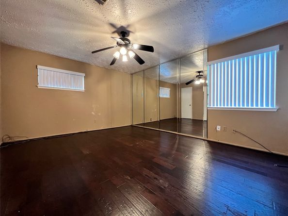 2075 Delphi Lane, Houston TX 77067