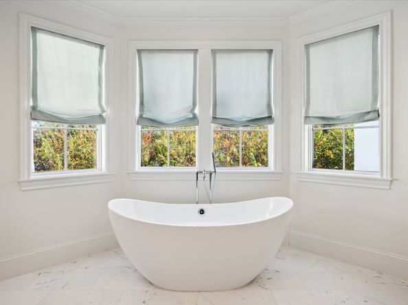 7 N Raintree Hollow Lane, Houston TX 77027