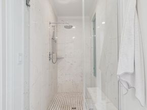 7 N Raintree Hollow Lane, Houston TX 77027