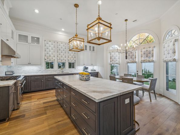 7 N Raintree Hollow Lane, Houston TX 77027