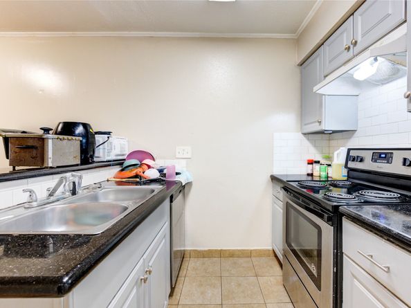 2110 Wilcrest Drive 239, Houston TX 77042