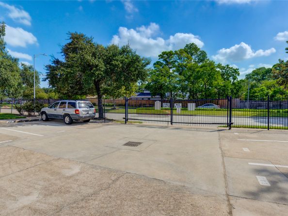 2110 Wilcrest Drive 239, Houston TX 77042