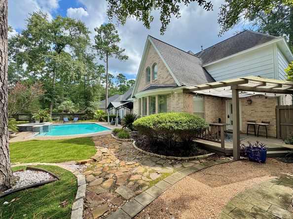 59 Acorn Cluster Court, The Woodlands TX 77381