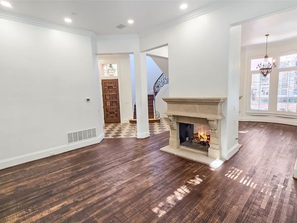 2821 Hood Street, Dallas TX 75219