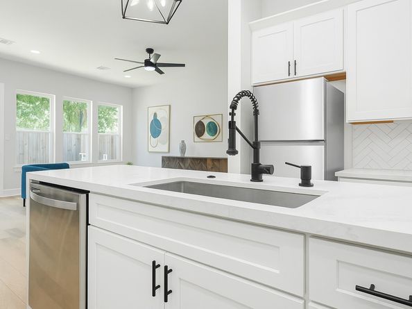 2310 Campbell Road C, Houston TX 77080