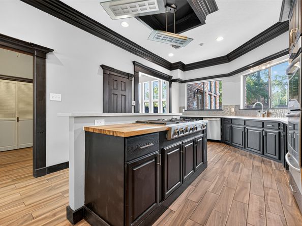 3010 Cedar Woods Place, Houston TX 77068