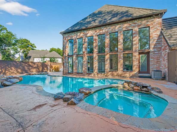 3010 Cedar Woods Place, Houston TX 77068