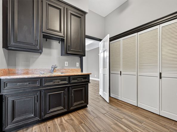 3010 Cedar Woods Place, Houston TX 77068