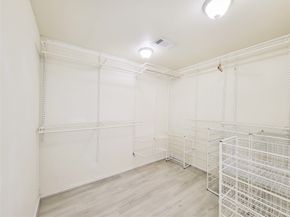 5654 Cheena, Houston TX 77096