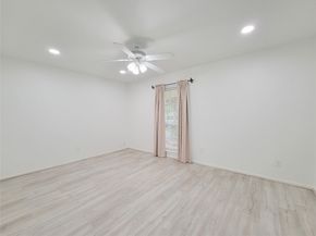 5654 Cheena, Houston TX 77096