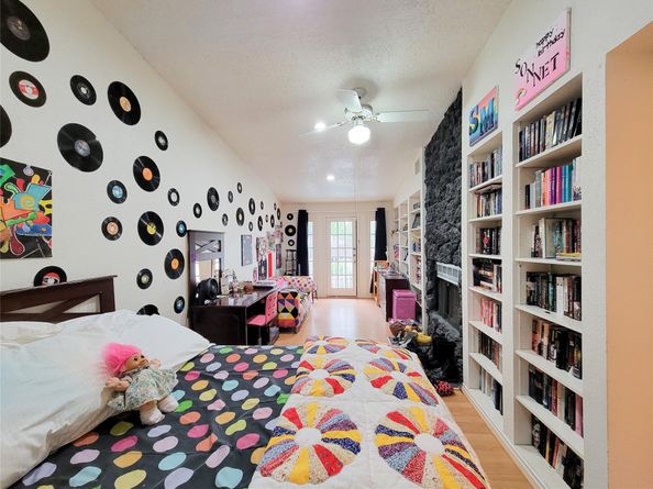 5654 Cheena, Houston TX 77096